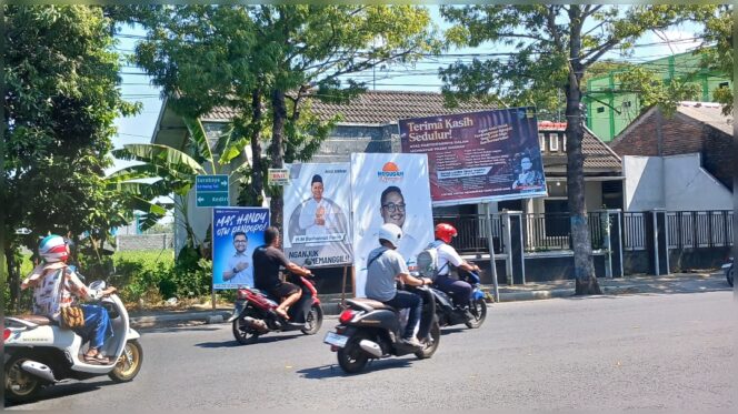 
					Tebaran Banner dan Reklame di Nganjuk Dipertanyakan Publik, Warga: Pihak Terkait Takut atau Sengaja Dibiarkan?