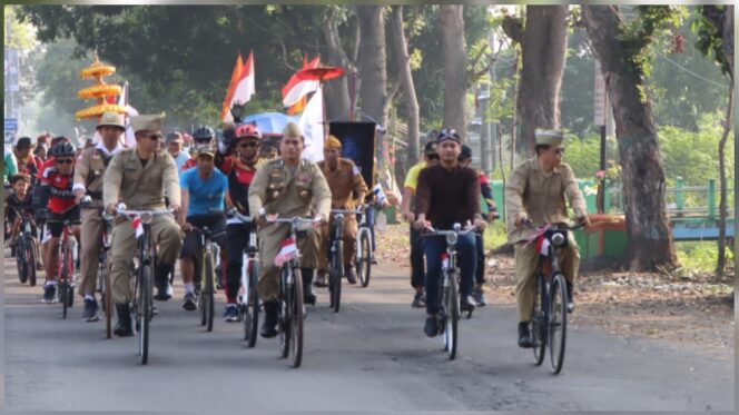 
					Gowes bareng Kapolres dan Dandim 0810 Nganjuk