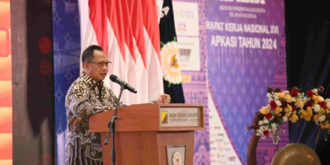 
					Menteri Dalam Negeri Muhammad Tito Karnavian