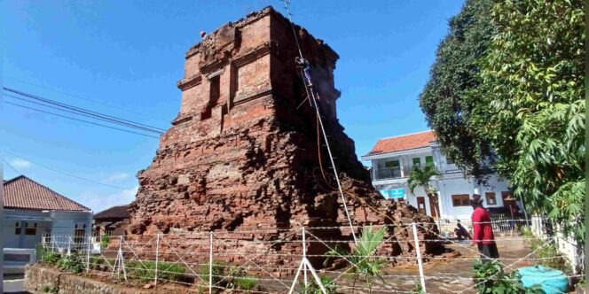 
					Candi Ngetos Nganjuk Dikonsevasi  BPCB Jawa Timur untuk Mencegah Tumbuhnya Spora